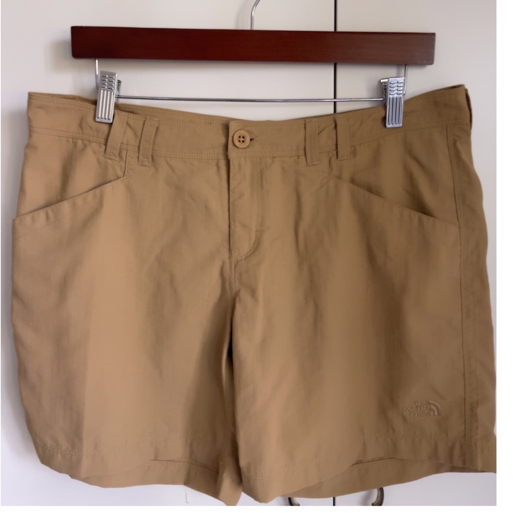 The North Face Cargo Hiking shorts Khaki Size 12 Outdoor gear, Camping shorts